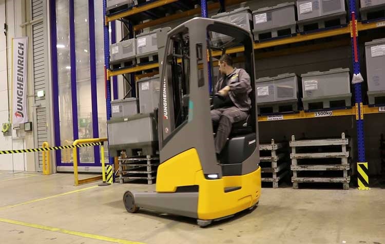 Jungheinrich: nuovo carrello ETV 216i per un magazzino più efficiente