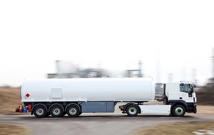 Come gestire in modo sicuro il trasporto di merci pericolose?