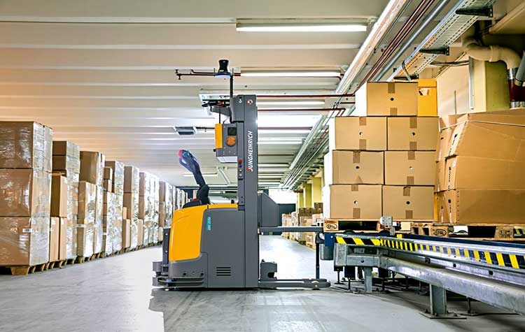 AGV: i sistemi di trasporto a guida automatica di Jungheinrich