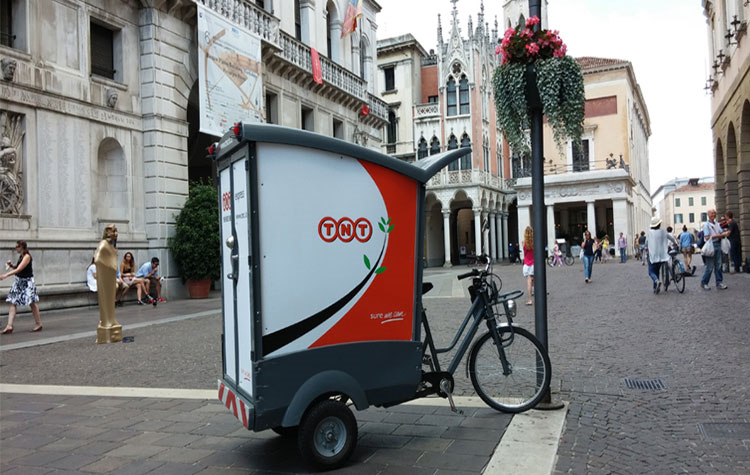 Nei borghi italiani le cargo bike sono la soluzione per l’ultimo miglio