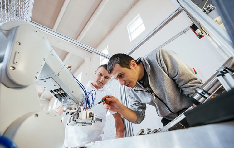 Logistica 4.0: arriva HowToRobot, il primo servizio per confrontare i prezzi dei robot