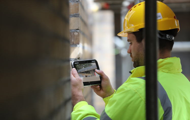 Panasonic presenta il tablet Toughbook S1, ideale per i lavoratori della logistica