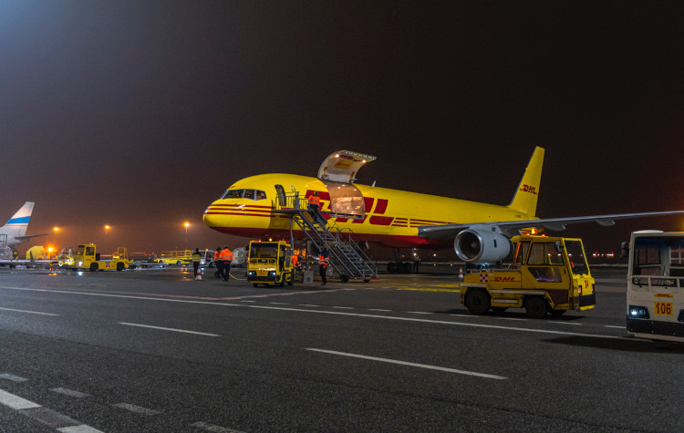DHL Express Italy: consegnati i vaccini anti Covid-19 per la campagna pediatrica