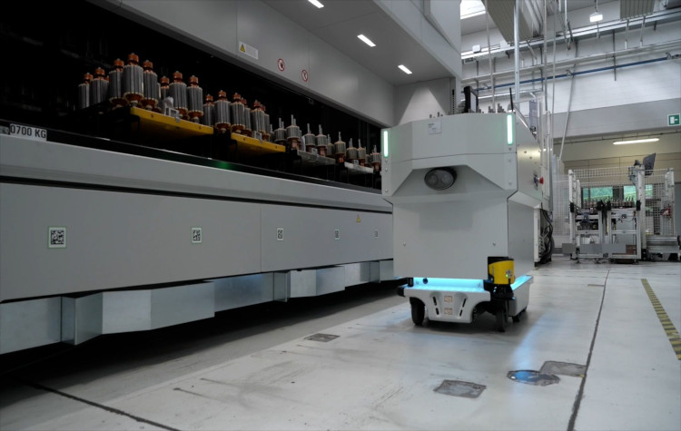 Robot Mobili Autonomi (AMR): Mobile Industrial Robots si è fusa con AutoGuide Mobile Robots