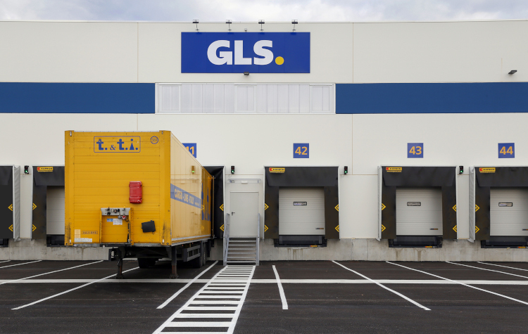 Baie di carico Kopron per il nuovo hub GLS Italy di Firenze