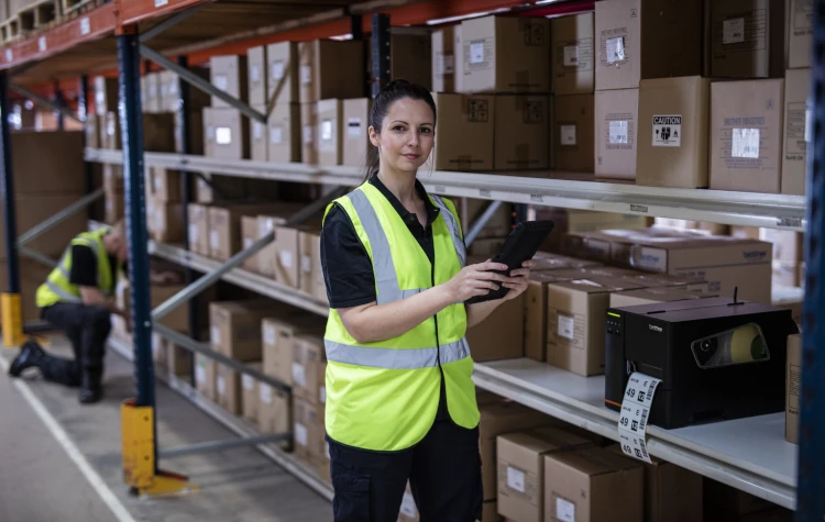 Come integrare le stampanti di etichette nel magazzino? Ecco una guida dettagliata