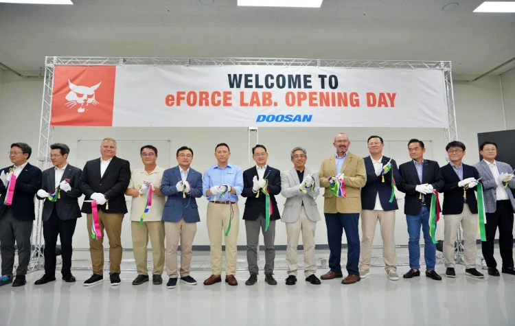 Doosan Bobcat inaugura eFORCE LAB. per batterie modulari elettriche
