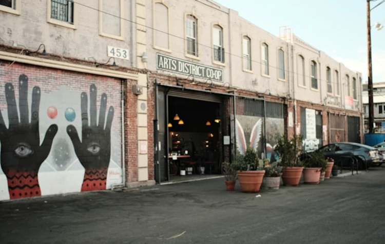 Cambio destinazione d’uso magazzino: cosa serve davvero e quali permessi richiede?